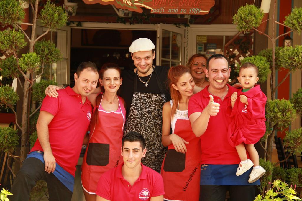 Hotel White Rose Beach Olympiakí Aktí Esterno foto